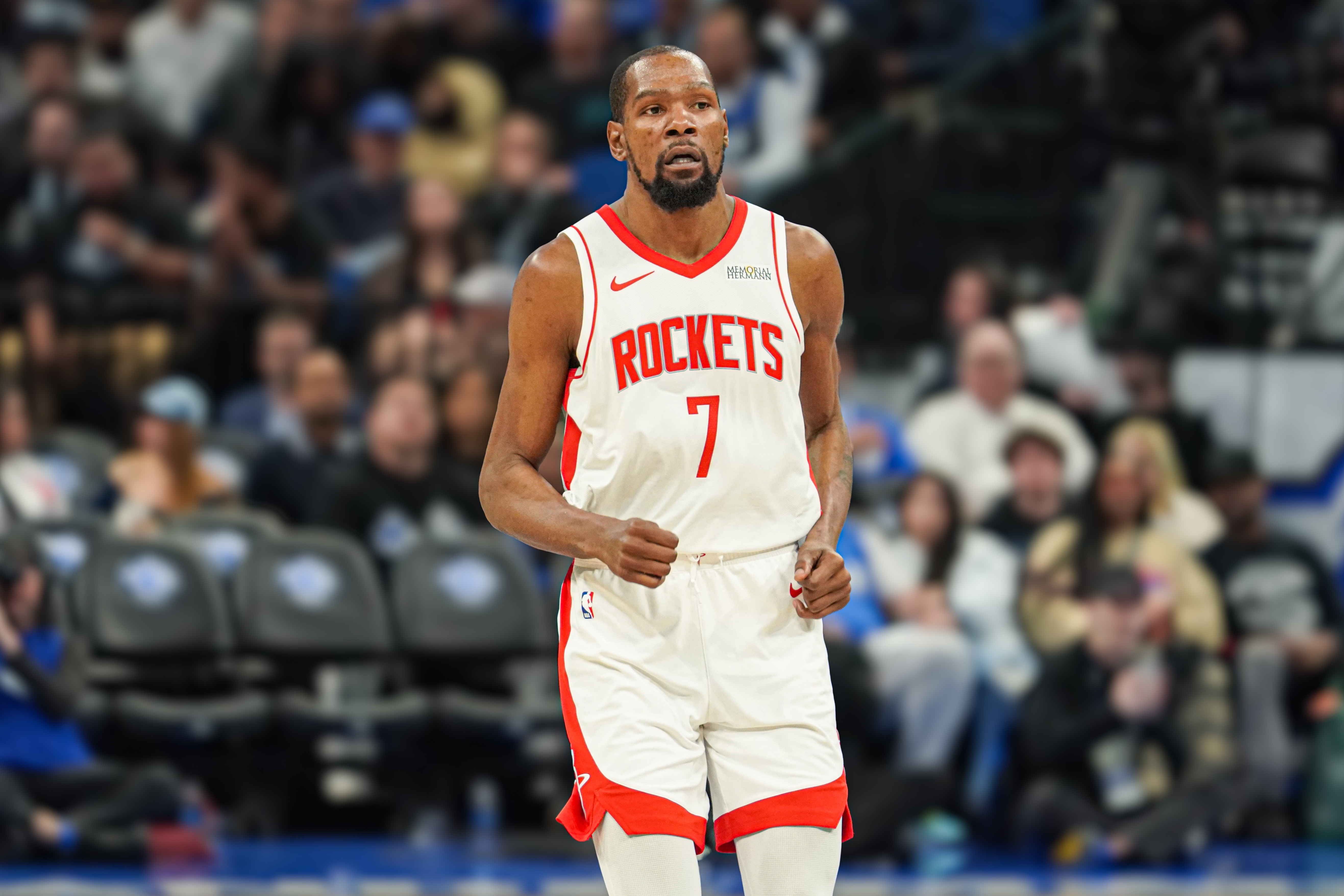 百家乐官网-给年轻球迷的建议？杜兰特：保持自律 然后找到那份热爱！